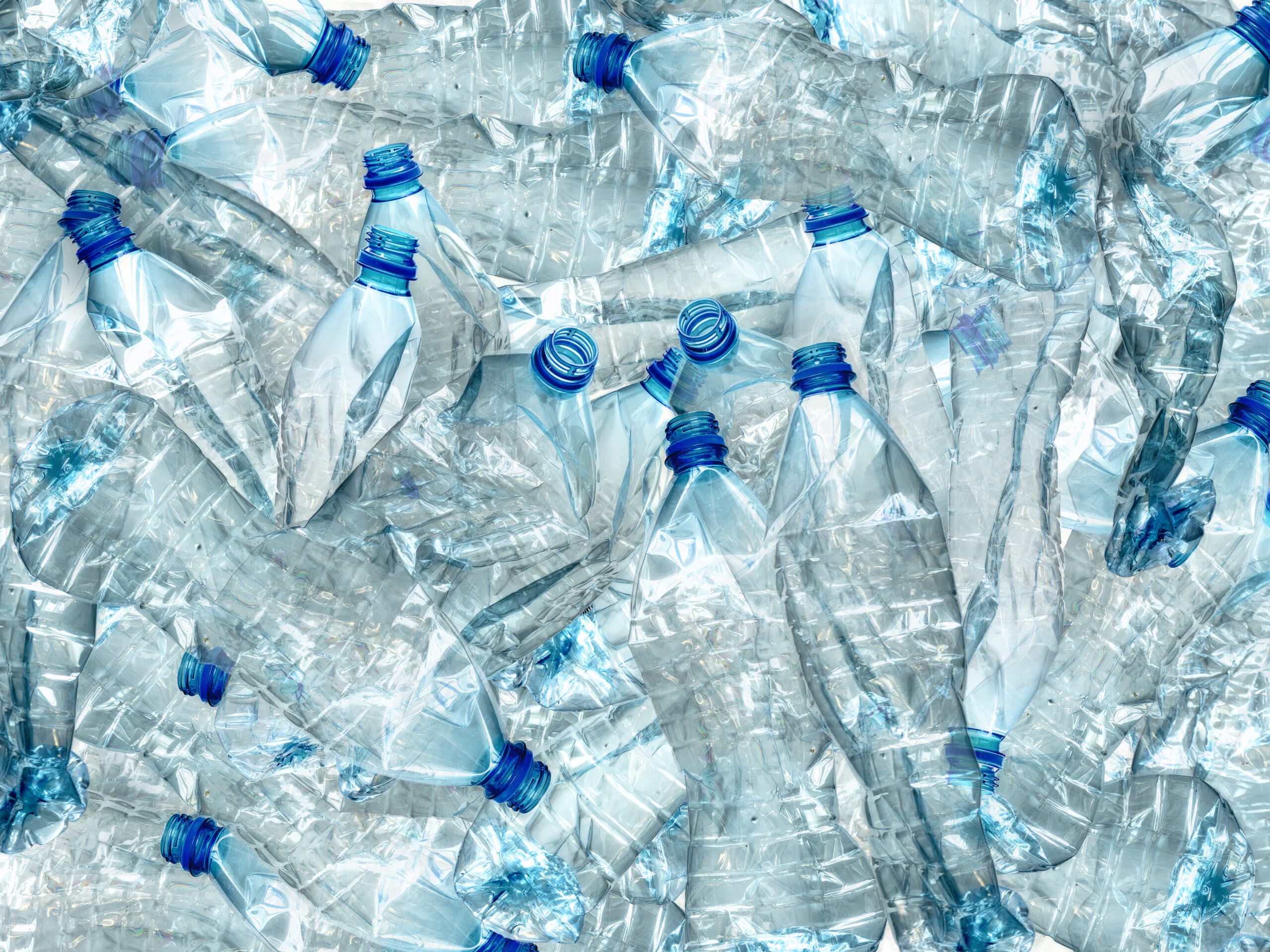 Plast. Ett fantastiskt framtidsmaterial eller en slit och släng-aktig miljöförstörare? Vi reder ut ...
