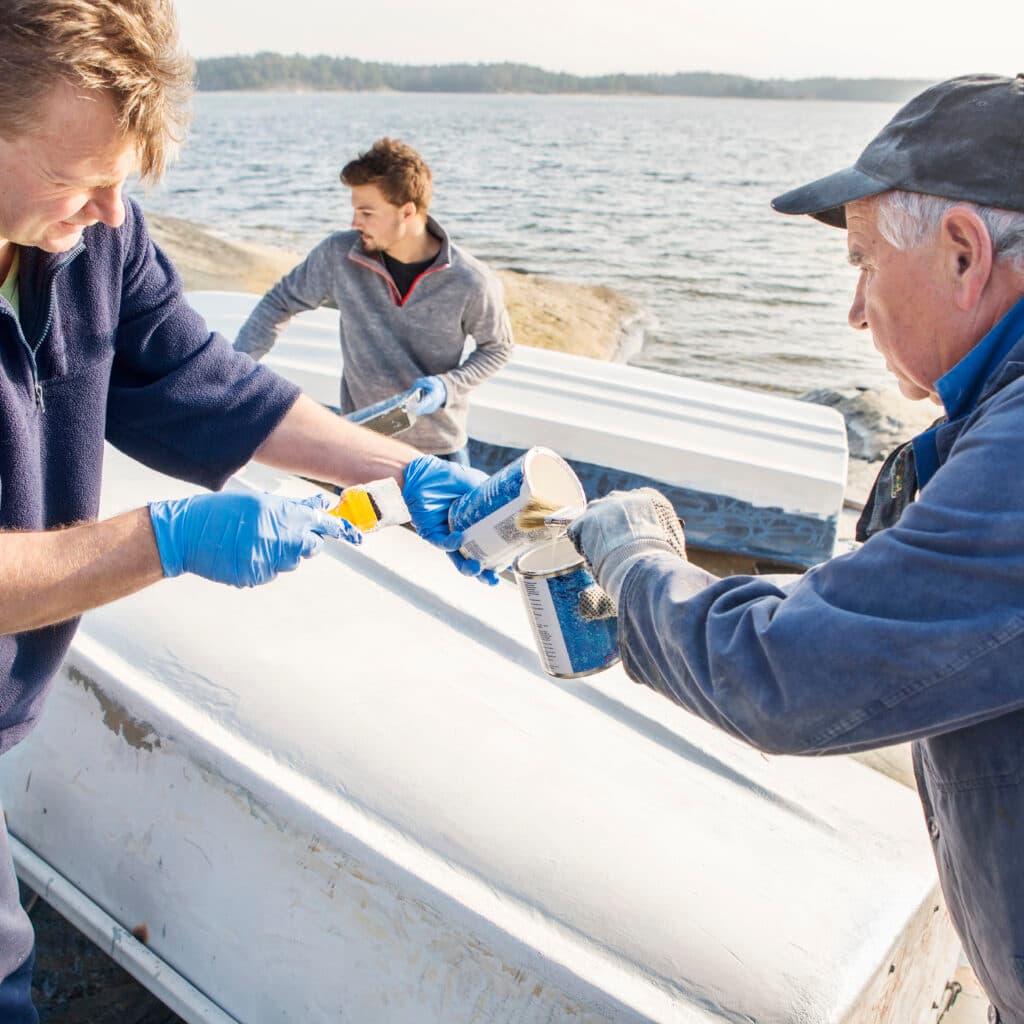 båt,bottenfärg,fritidsbåt,män, motorbåt,plastbåt,skärgården