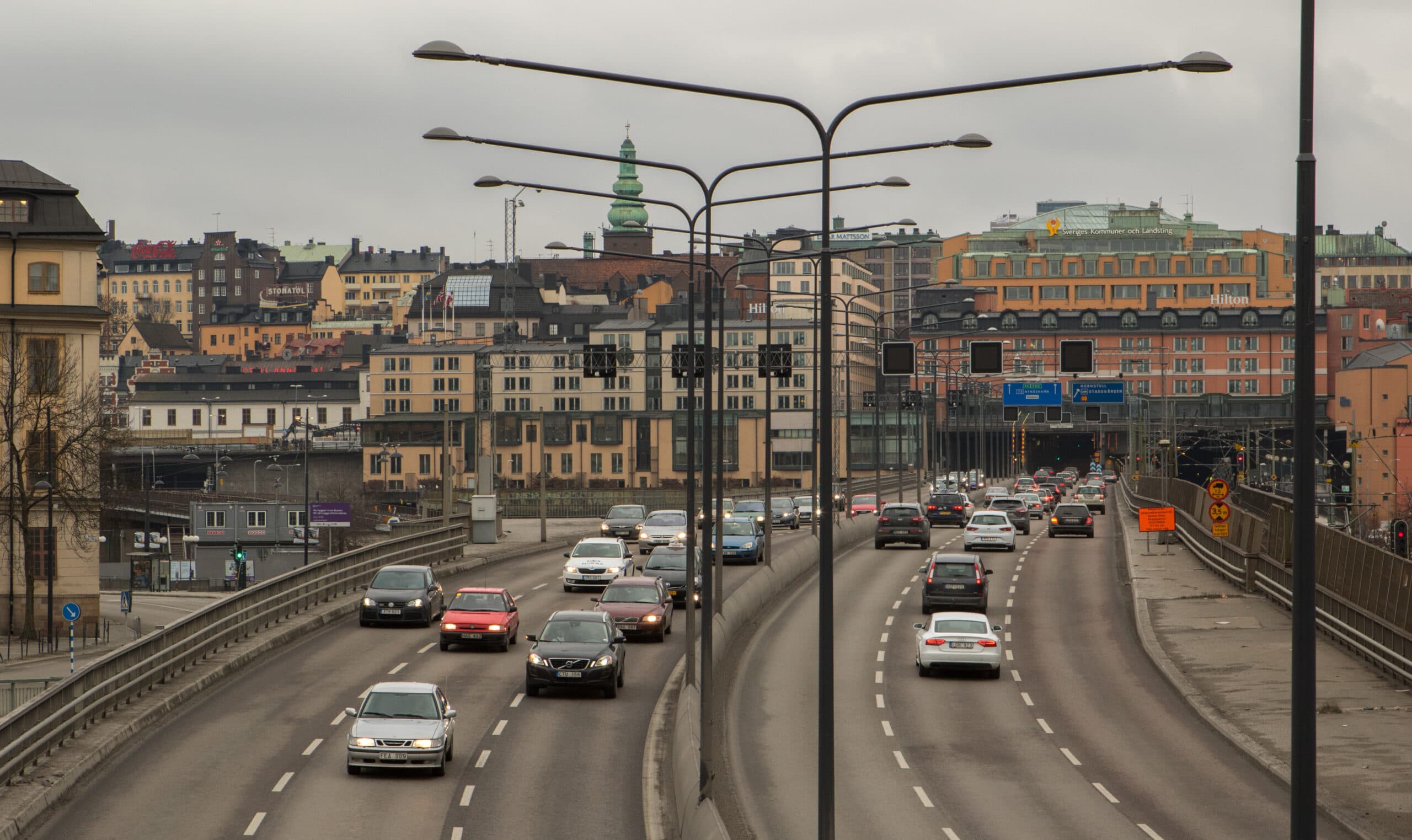 Trafikstockning, Stad, Vägmärkning, Stadsliv, Vägen framåt, Landfordon, Himmel, Väg, Stadsgata, ...
