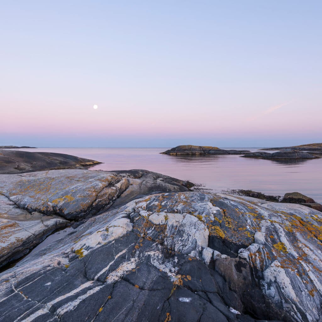 Skärgård,bohuslän,lugn, stiljtje,spegelblant,blede,kväll,klippor,hav,vatten,sommar