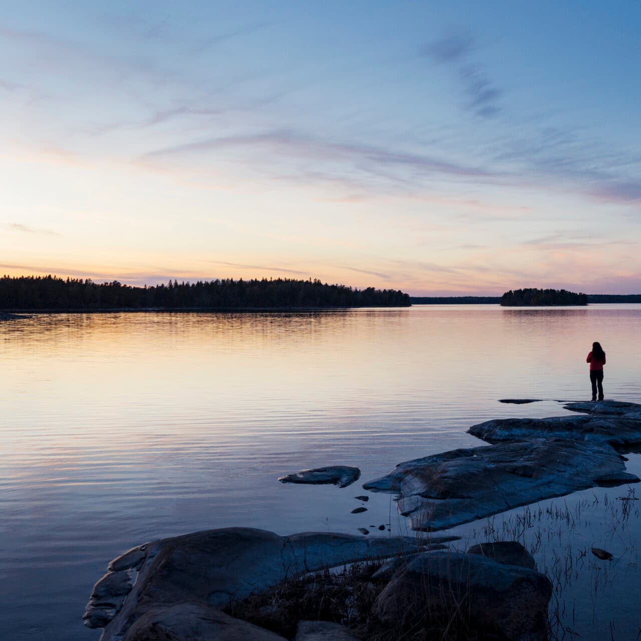 atmospheric, beach, calmness, color image, darkness, dusk, Europe, evening, freedom, holiday, horizon, horizontal, landscape, leisure, life in nature, nature, nature reserve, one person only, outdoors, reflection, Roslagen, Scandinavia, scenic, sea, silhouette, sky, spring, standing, Stockholm, sunset, Sweden, the Baltic Sea, tourism, tourist, water, woman, solnedgång, vatten, sommar, hav, sjö, klippor, siluett, horisont,